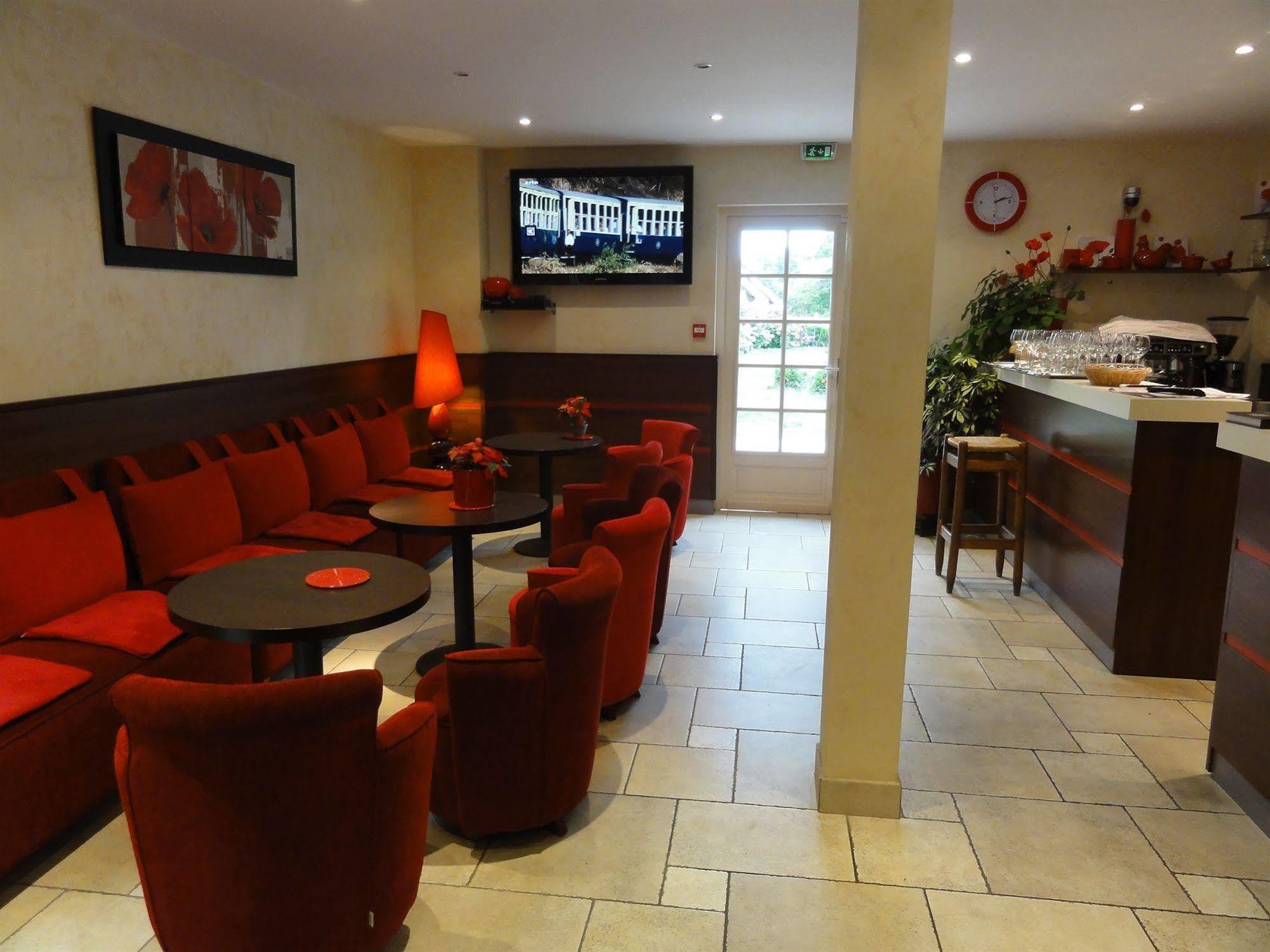Hotel Restaurant Les Coquelicots, The Originals Relais Saint-Pardoux-l'Ortigier Restaurant foto